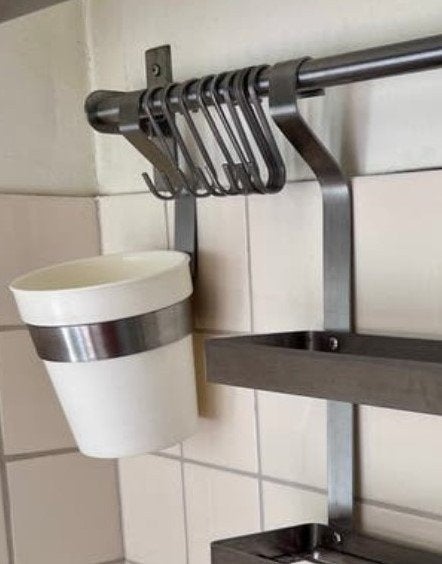 IKEA keukenrolhouder + 2 planten in hangers + 12 haken rvs, Huis en Inrichting, Overige typen, IKEA, Ophalen of Verzenden, Zo goed als nieuw