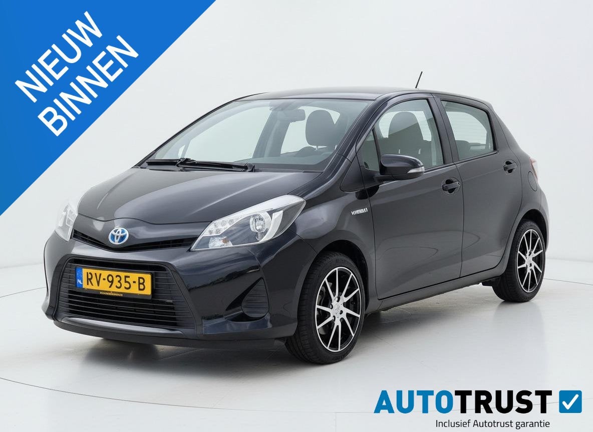 Toyota Yaris 1.5 Full Hybrid Aspiration AUTOMAAT CAMERA NAV, Euro 5, Gebruikt, 4 cilinders, Start-stop-systeem