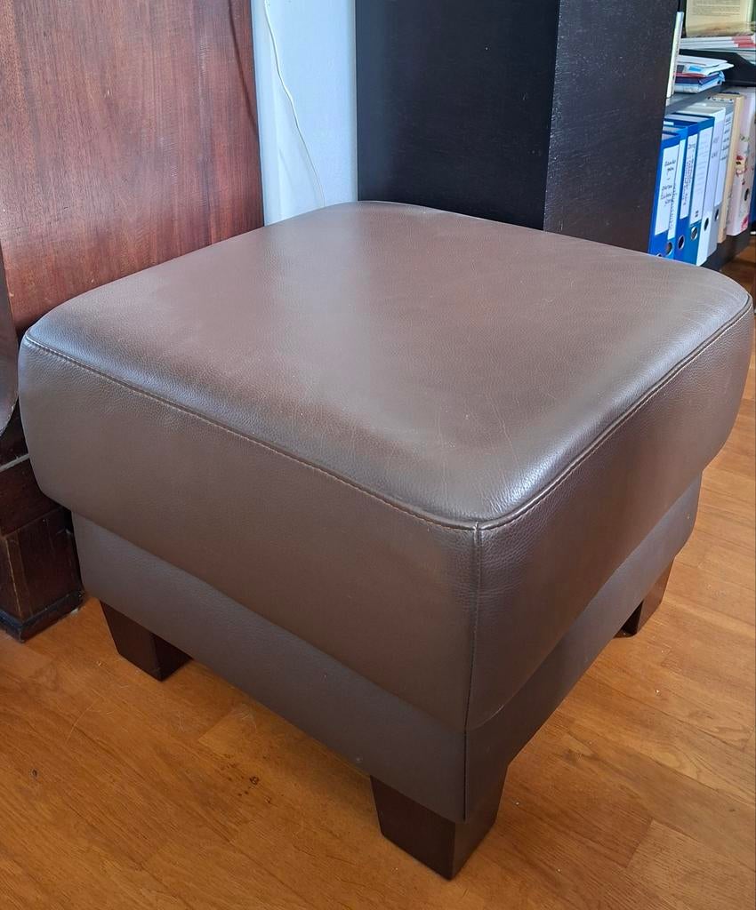 Hocker. Leder. Chocoladebruin., Ophalen of Verzenden, Zo goed als nieuw, 50 tot 75 cm, Vierkant