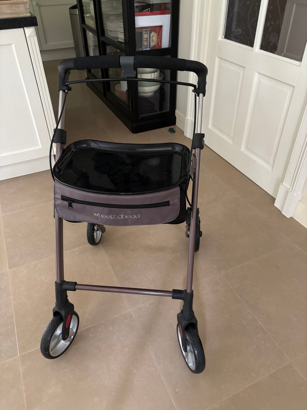 Rollator, van Wheelz Ahead, Diversen, Ophalen, Lichtgewicht, Zo goed als nieuw