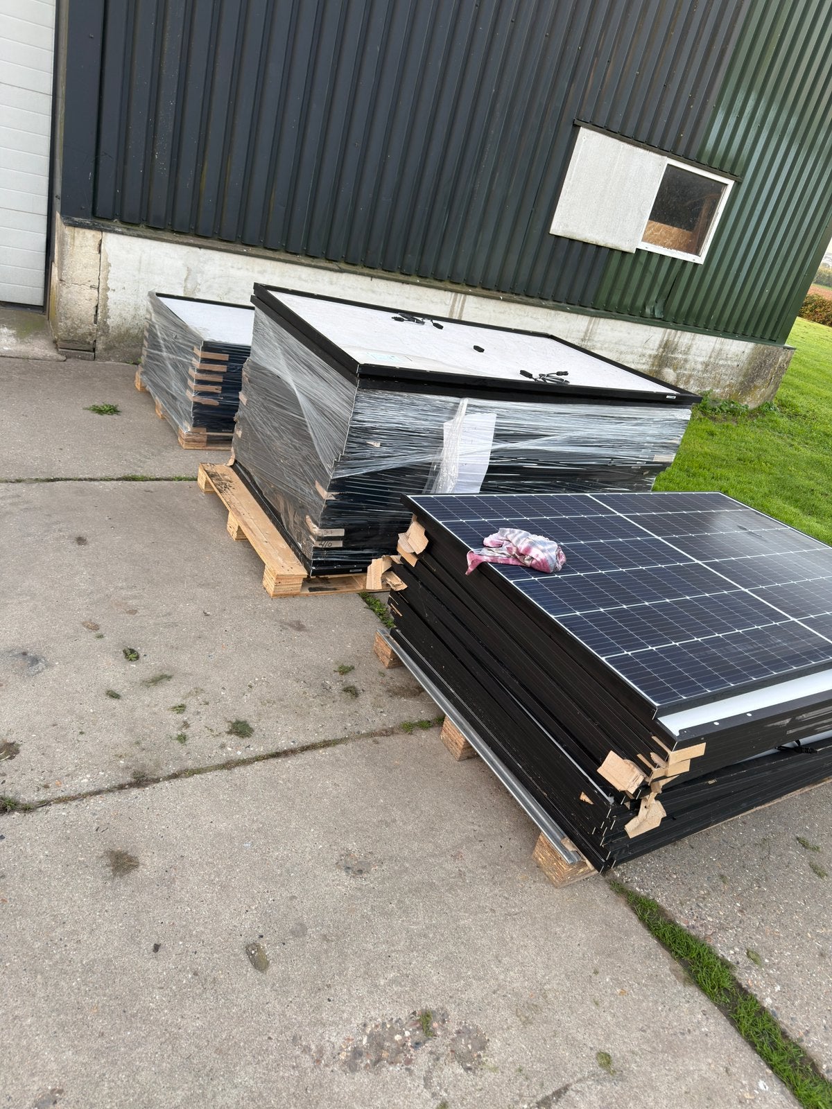 nieuwe zonnepanelen 3 types 69 stuks 410 415 425watt, Ophalen, Longi, 200 wattpiek of meer, .