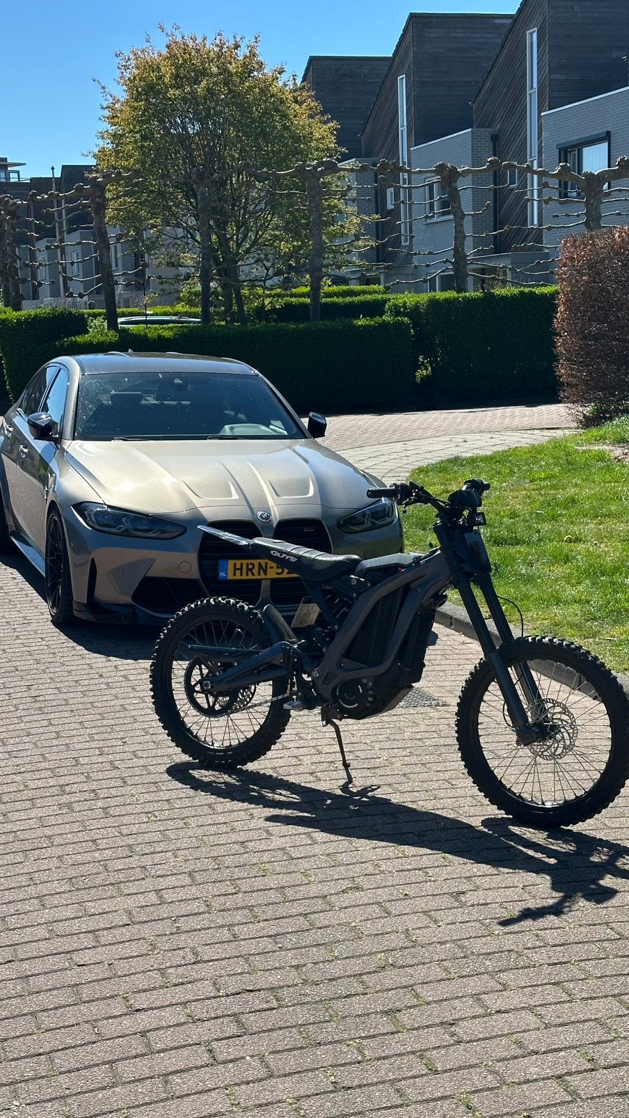 Surron light bee x 2021 met kenteken €3550 vast, Ophalen, Maximaal 45 km/u, Zo goed als nieuw