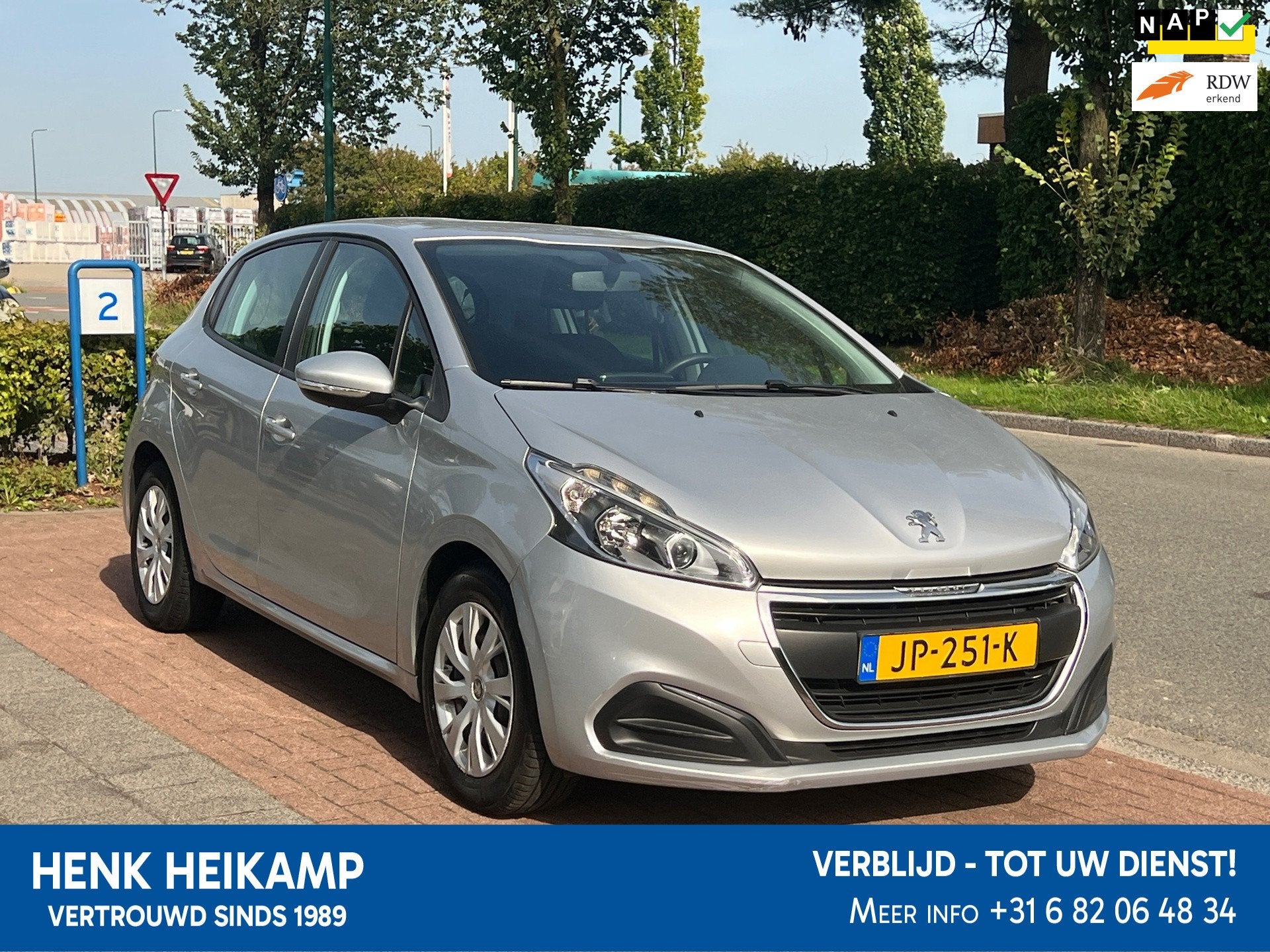Peugeot 208 1.2 PureTech * Dlr. Onderhouden, Gebruikt, Euro 6, 1199 cc, 49 €/maand