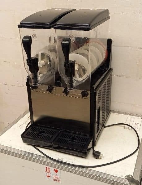 Professionele Slushmachine met 2 Compartimenten (2x10L), Ophalen, Gebruikt, Zelfvriezend