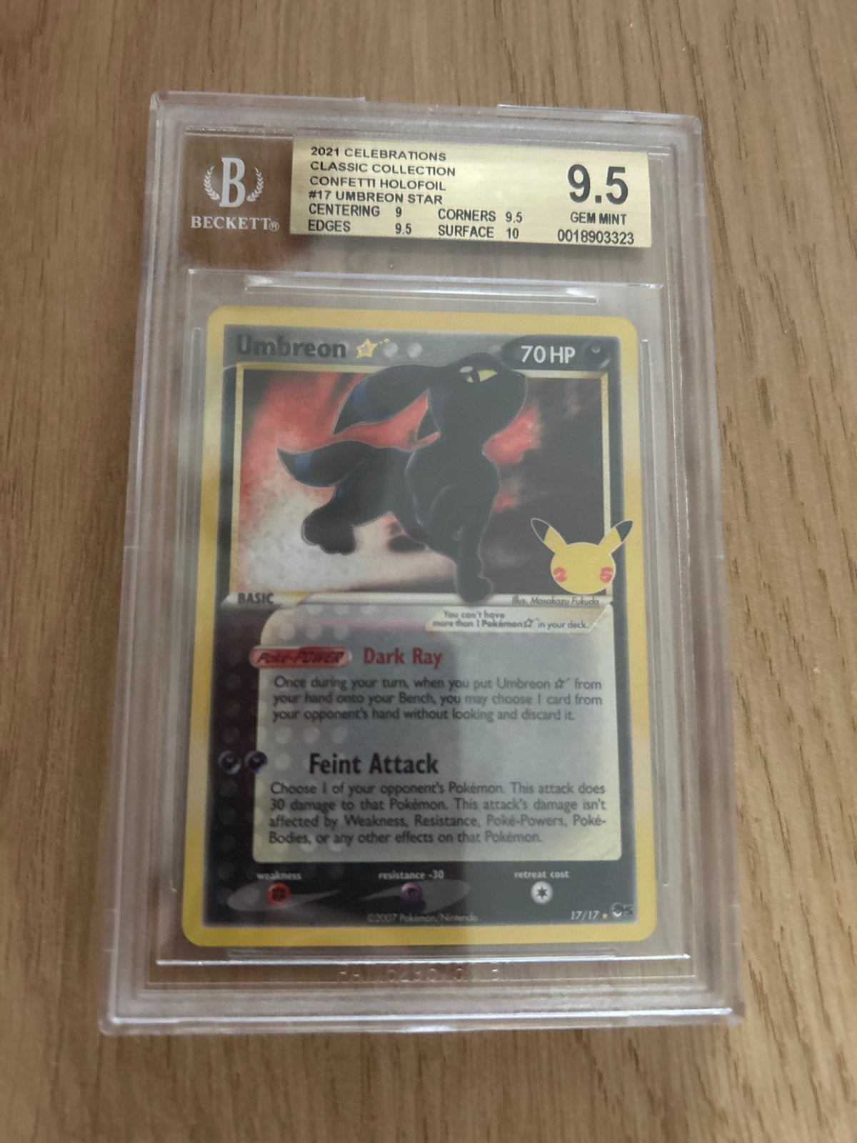 Umbreon Gold Star Celebrations BGS 9.5 Pokémon Kaart, Ophalen of Verzenden, Zo goed als nieuw, Losse kaart, Foil