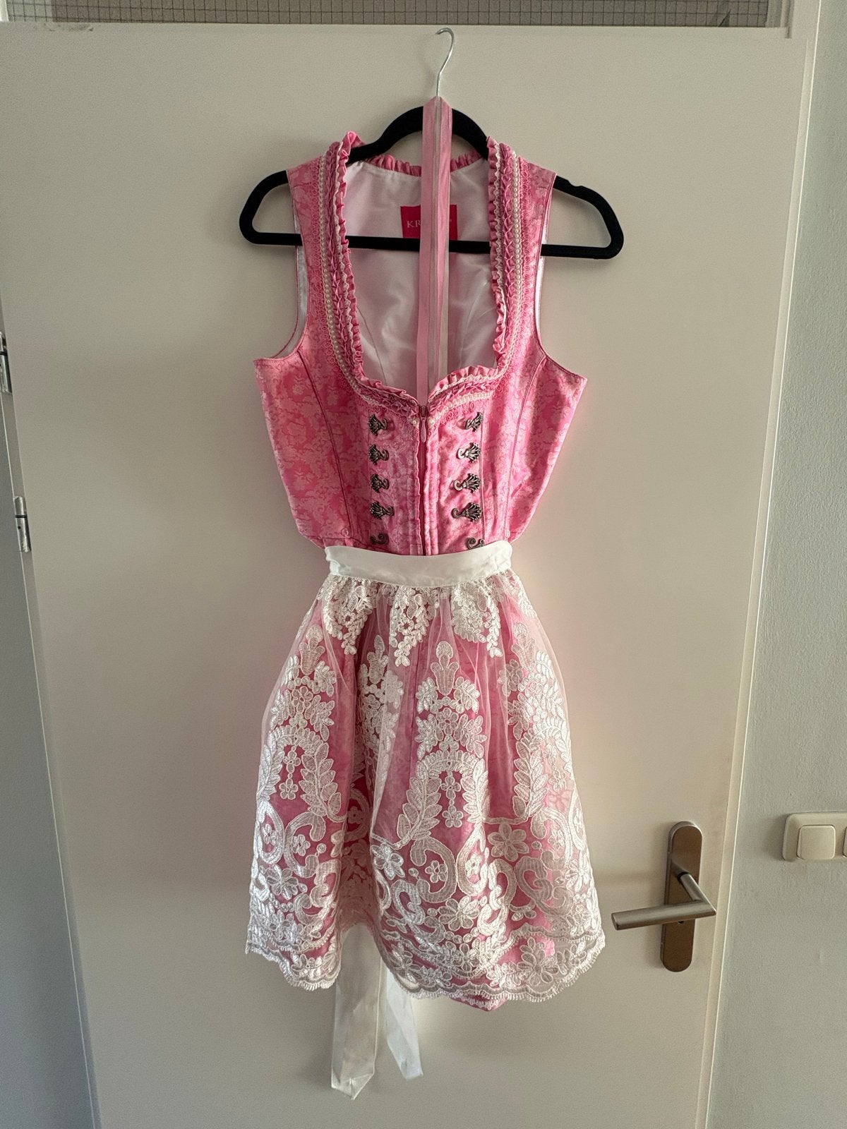 Roze Dirndl van Krüger Madl - Maat 38, Kleding | Dames, Zo goed als nieuw, Knielengte, Roze, Ophalen