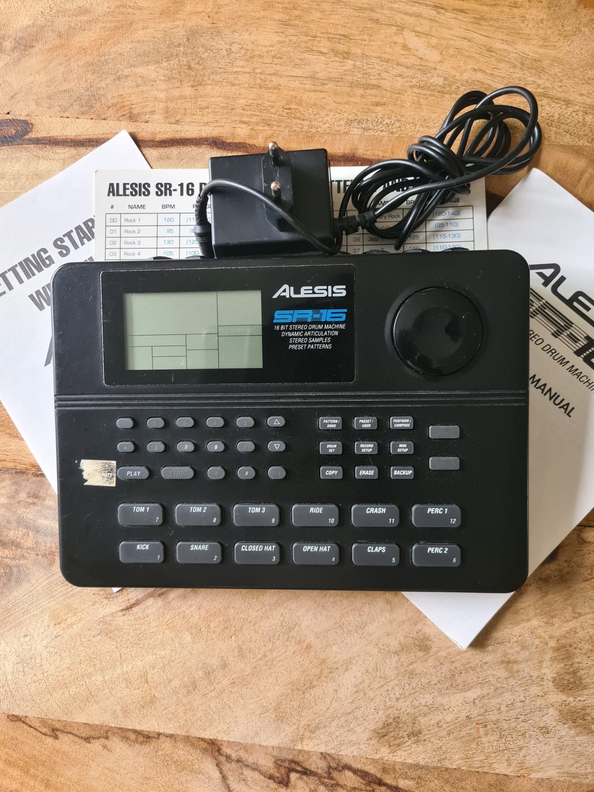 Alesis SR-16 drumcomputer, Ophalen of Verzenden, Gebruikt, Overige merken