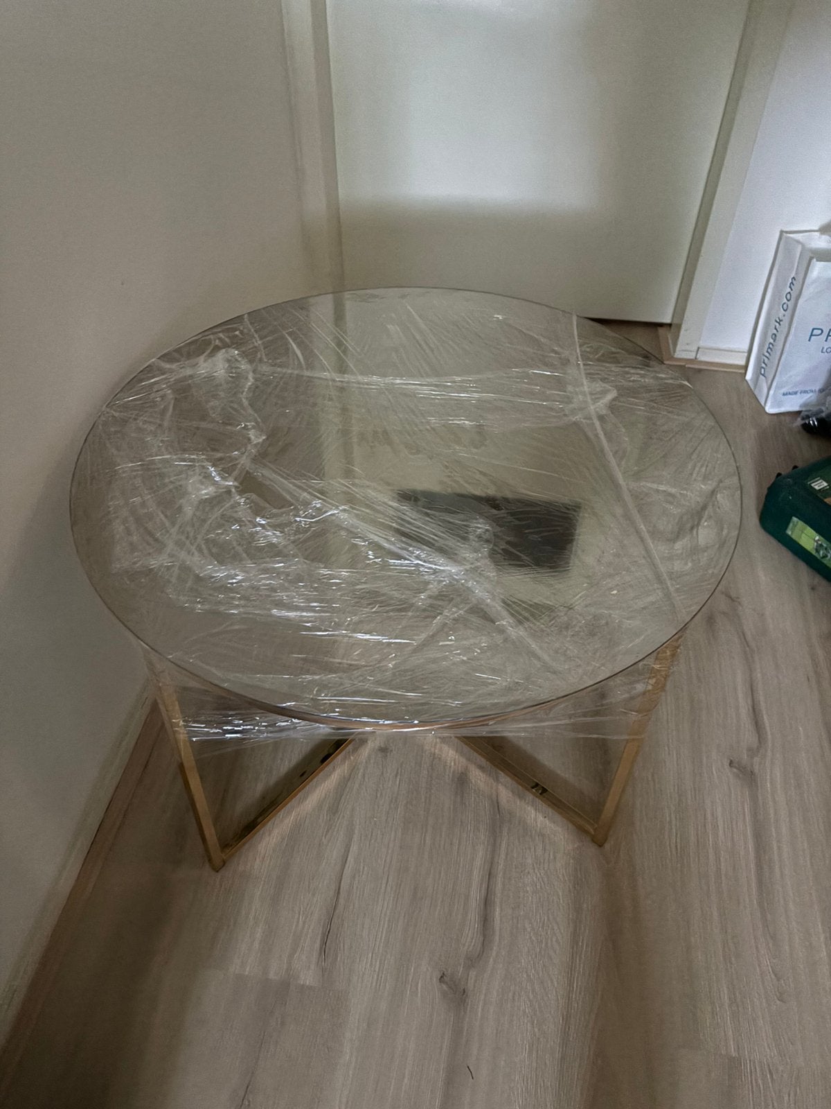 Moderne Ronde Glazen Salontafel met Goud Onderstel (Nieuw), Ophalen, 100 tot 150 cm, Rond, 50 tot 100 cm