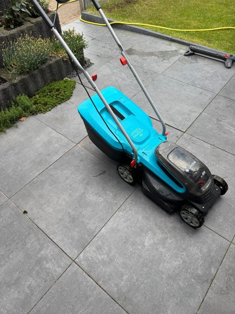 Gardena accu grasmaaier + kantenschaar en heggeschaar, Ophalen, Cirkelmaaier, Minder dan 30 cm, Accu-grasmaaier