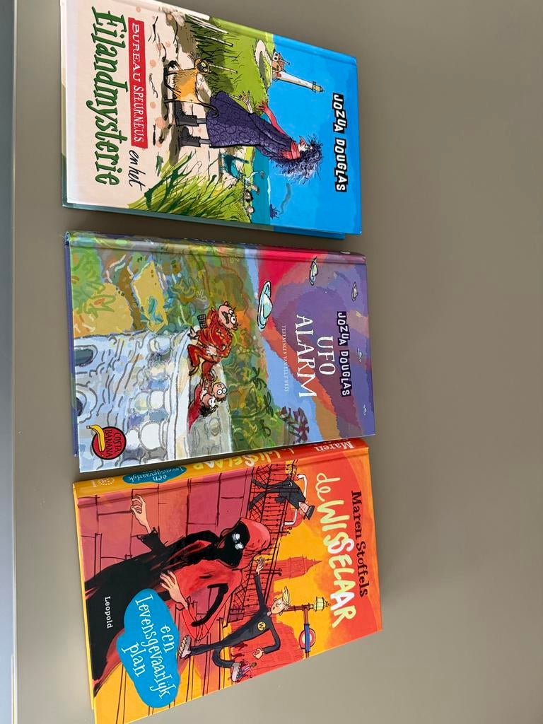 3 kinderboeken: Bureau Speurneus, UFO Alarm, De Wisselaar, Ophalen of Verzenden, Gelezen, Fictie