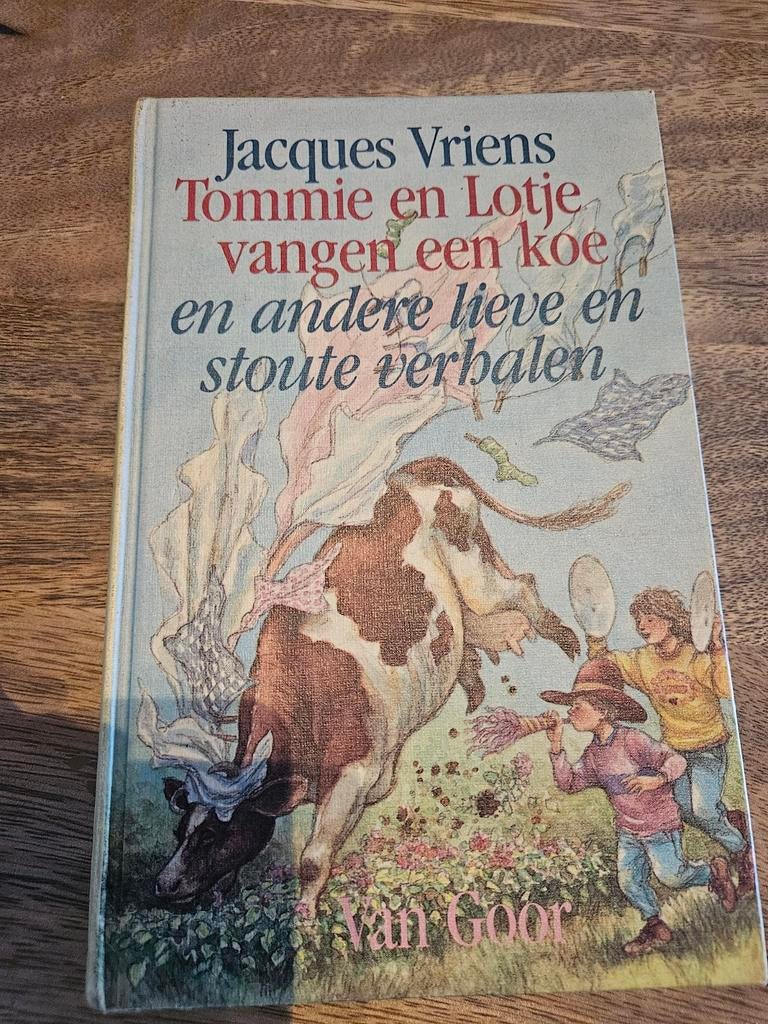 Tommie en Lotje vangen een koe en andere lieve en stoute ver, Boeken, Ophalen of Verzenden, Zo goed als nieuw, Jacques Vriens