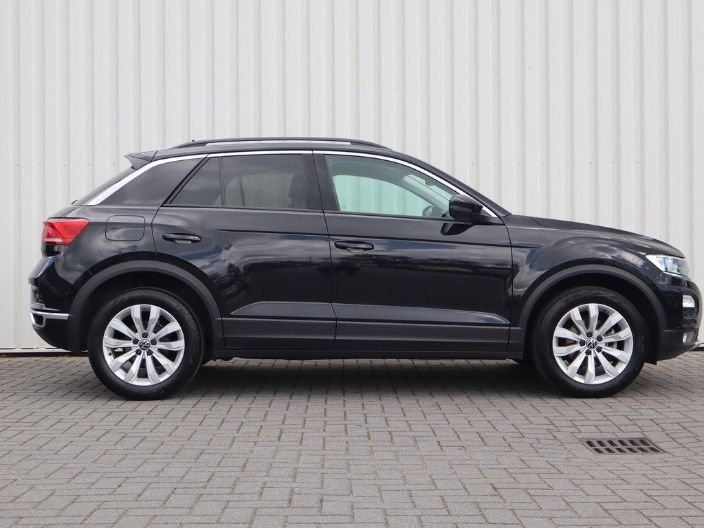 Volkswagen T-Roc 1.0 TSI 110pk Style | Trekhaak | Apple Carp, Voorwielaandrijving, 12 maanden, Gebruikt, Zwart