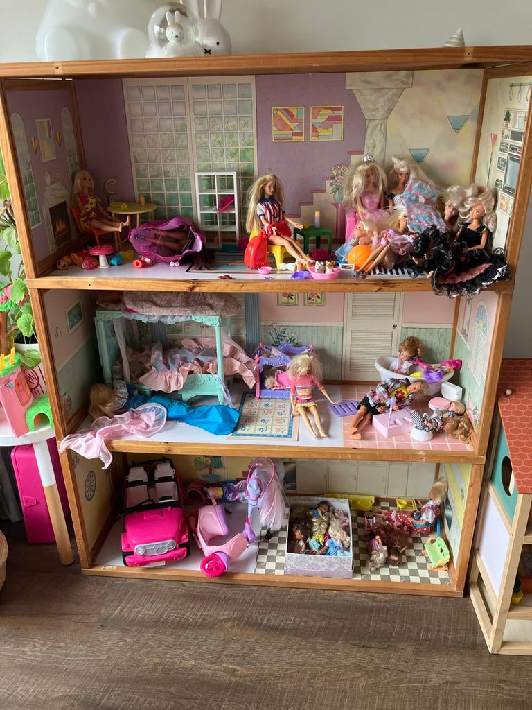 Groot Barbiehuis uit de jaren '90 met accessoires, Kinderen en Baby's, Speelgoed | Poppenhuizen, Ophalen, Gebruikt, Poppenhuis