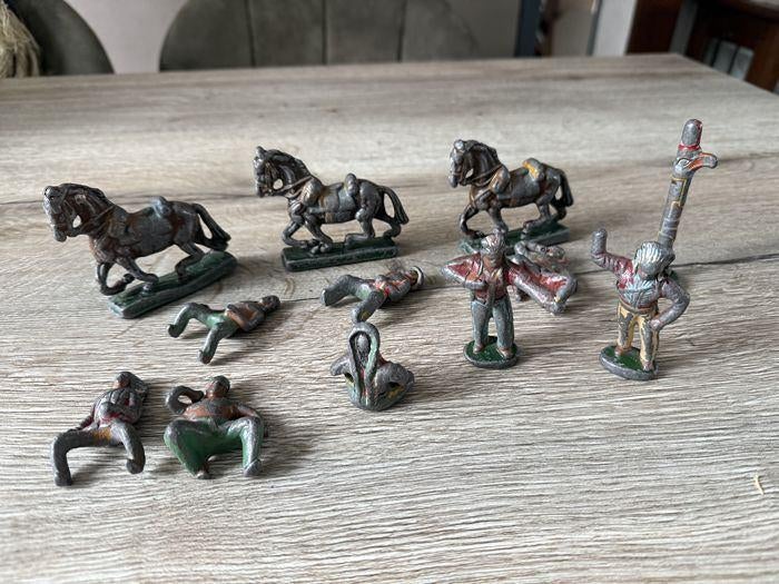 12 antieke Indianen en Cowboy Speelgoedfiguren., Ophalen of Verzenden, Gebruikt