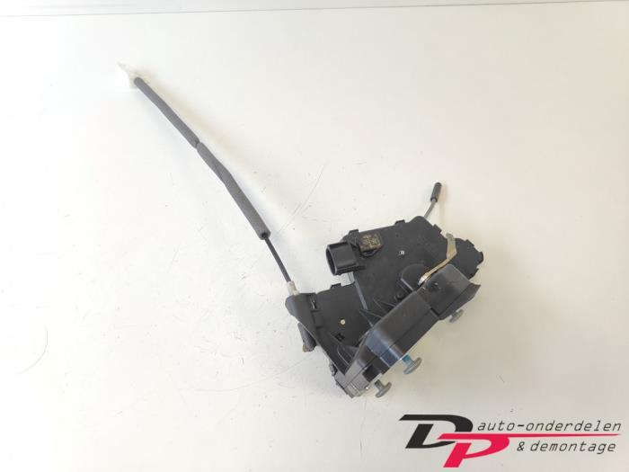 Deurslot Mechaniek 4Deurs links-achter van een BMW 3-Serie