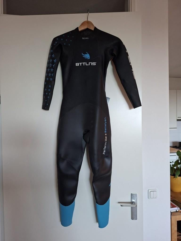 Gloednieuwe wetsuit maat S/M dames, Wetsuit, Nieuw, Ophalen of Verzenden, Dame