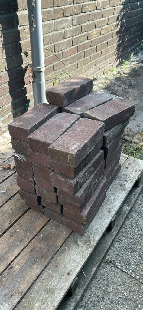 43 gebruikte bakstenen 8,5x20 cm gratis, Doe-het-zelf en Verbouw, Metselstenen, Ophalen, Gebruikt, Bakstenen