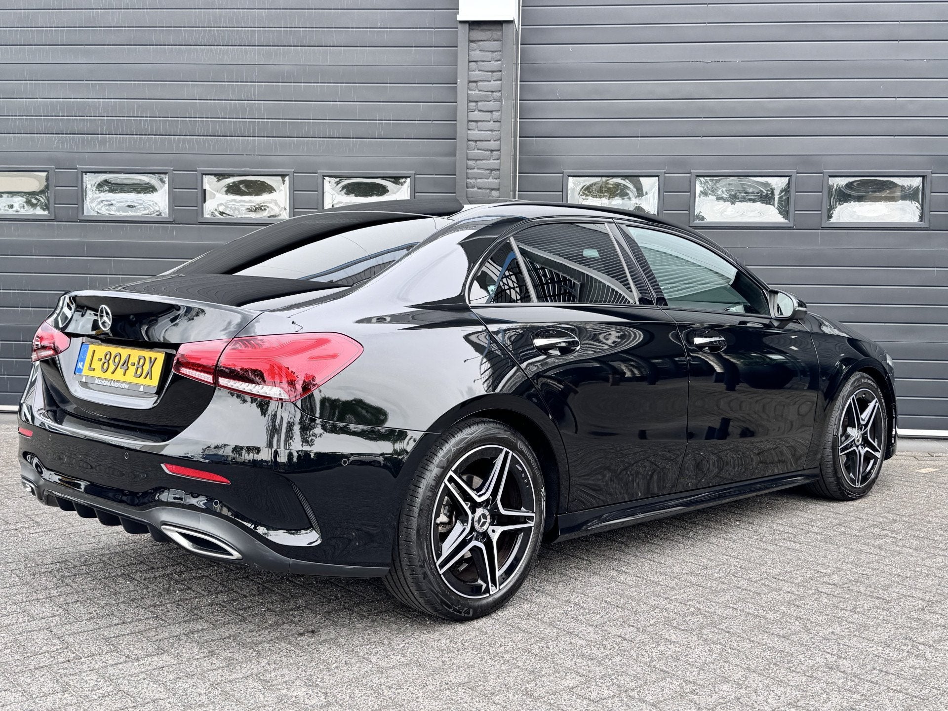 Mercedes-Benz A-Klasse 180 Business Solution AMG | Pano | Me, 136 pk, 4 cilinders, Zwart, Origineel Nederlands
