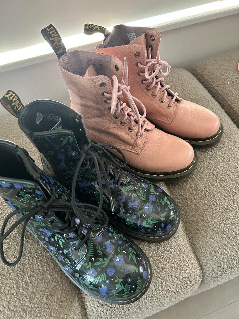 Dr Martens boots 2 paar zgan, Zwart, Ophalen of Verzenden, Dr. Martens, Zo goed als nieuw