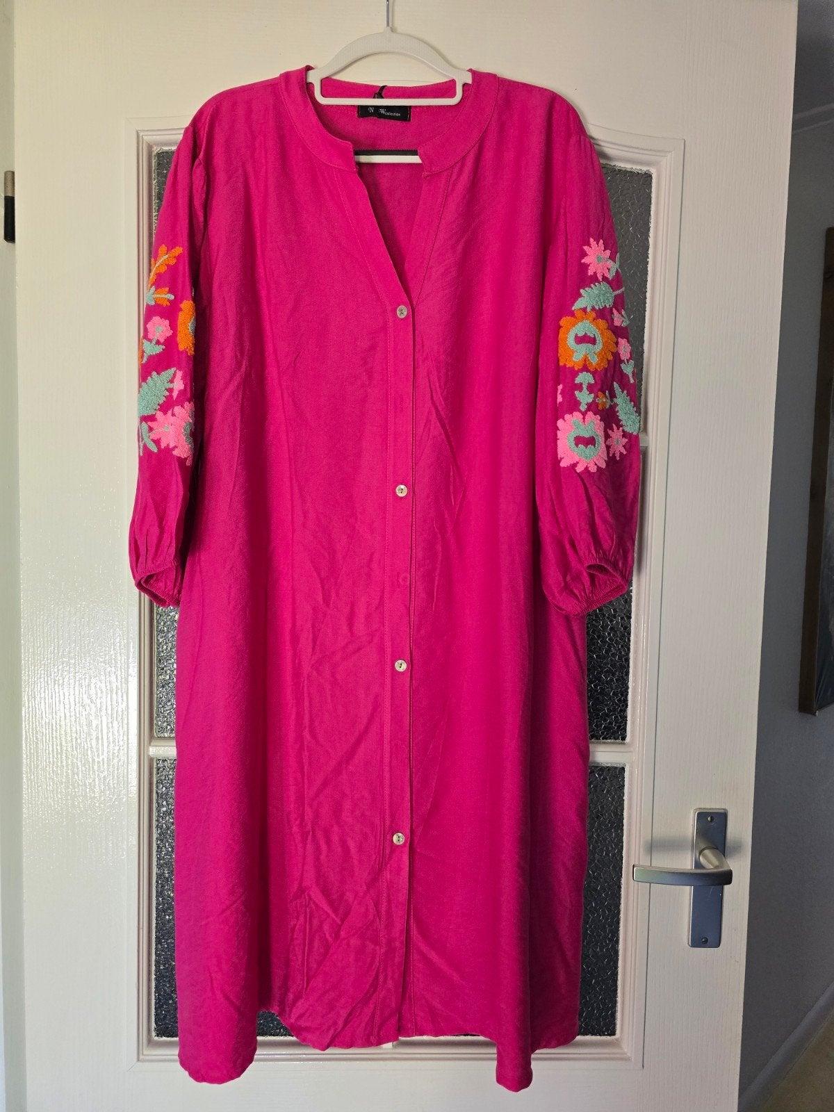 Nieuwe jurk fuchsia 42 44 46 borduursel, Ophalen of Verzenden