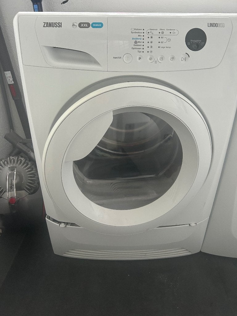 Condensdroger, Witgoed en Apparatuur, Ophalen, 6 tot 8 kg, Gebruikt, Voorlader