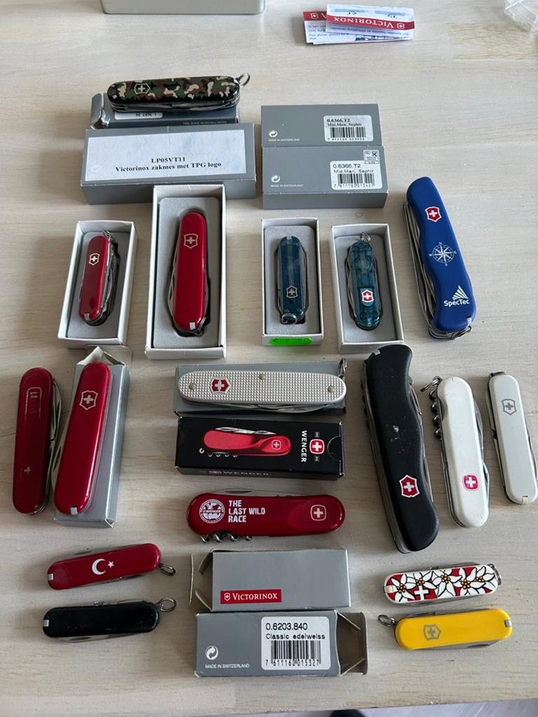 Kavel Victorinox zakmessen 40 stuks, Ophalen of Verzenden, Zo goed als nieuw