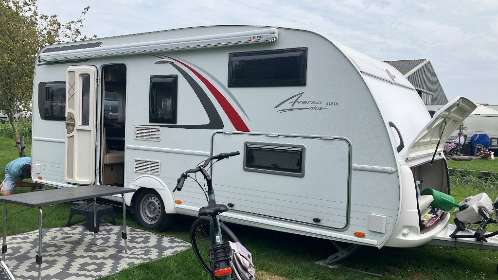 Bürstner Averso Plus 510 TK | Gezinscaravan - 7 slaapplekken, Caravans en Kamperen, Rondzit, Particulier, Meer dan 6, 5 tot 6 meter
