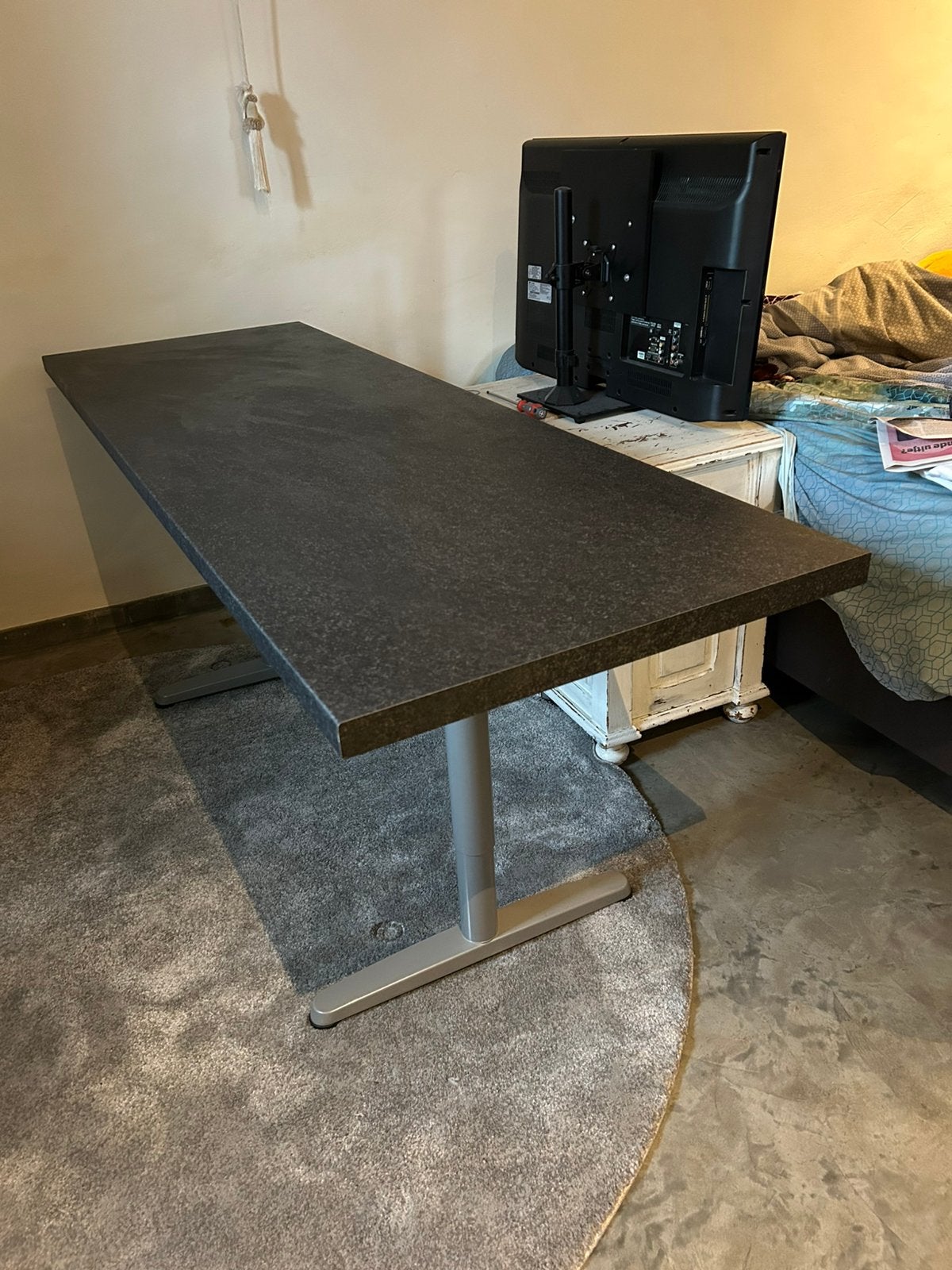 Bureau Ikea Galant met Ikea donker grijs blad, Ophalen, Spaanplaat of MDF, In hoogte verstelbaar, Zo goed als nieuw