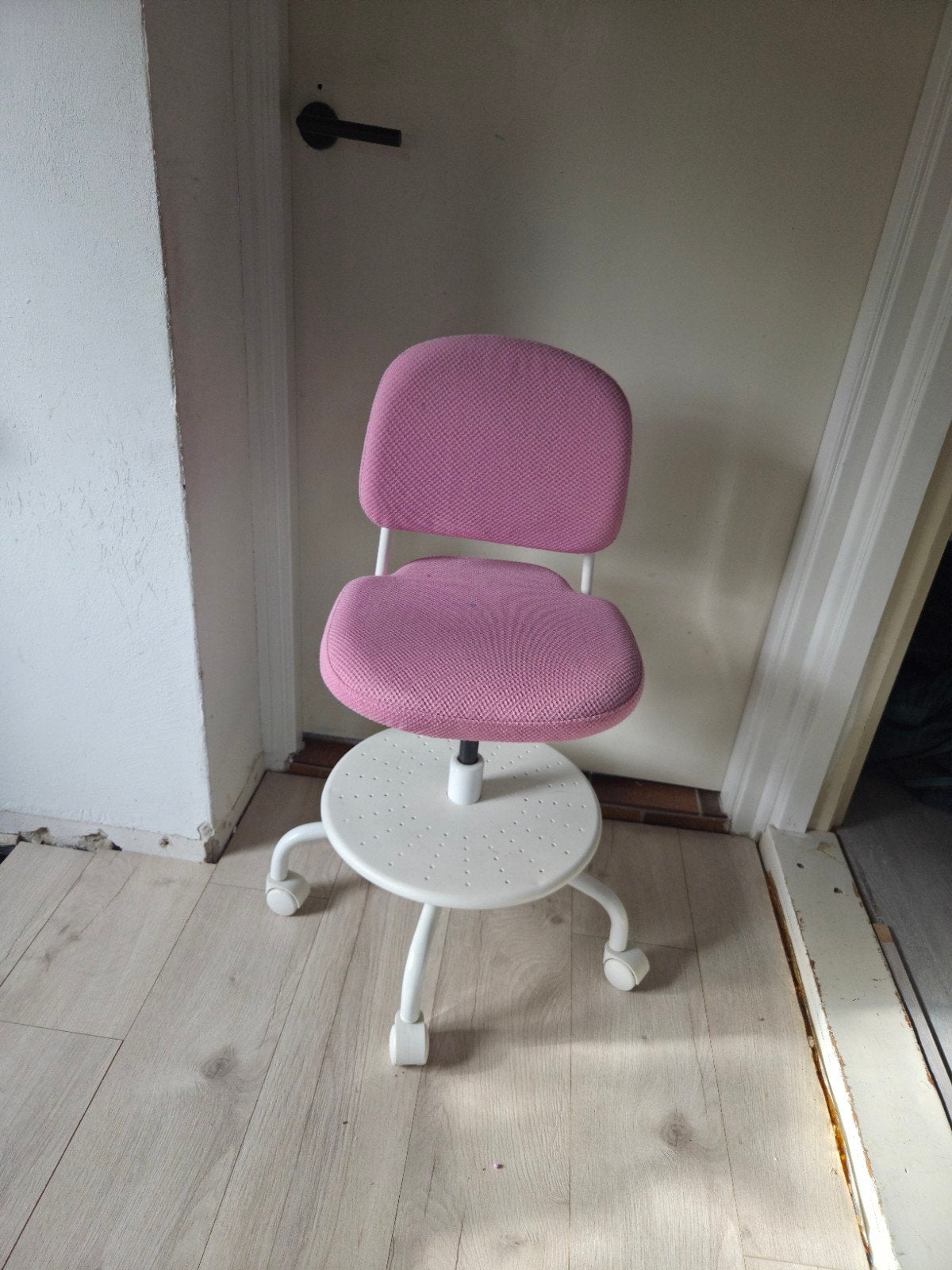 IKEA bureaustoel roze, in hoogte verstelbaar, Ophalen, Gebruikt, Roze, Bureaustoel