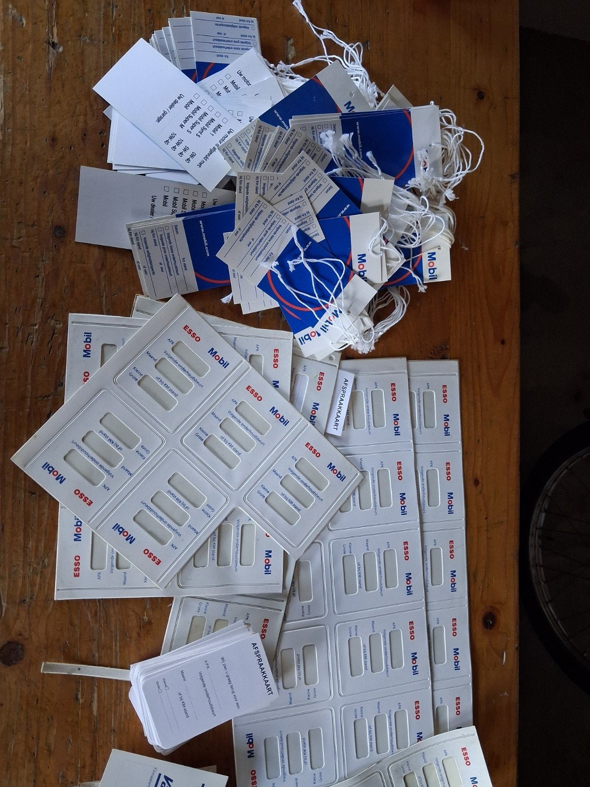 Onderhoudskaartjes voor Oldtimers - Mobil, Esso, Valvoline, Auto diversen, Ophalen of Verzenden