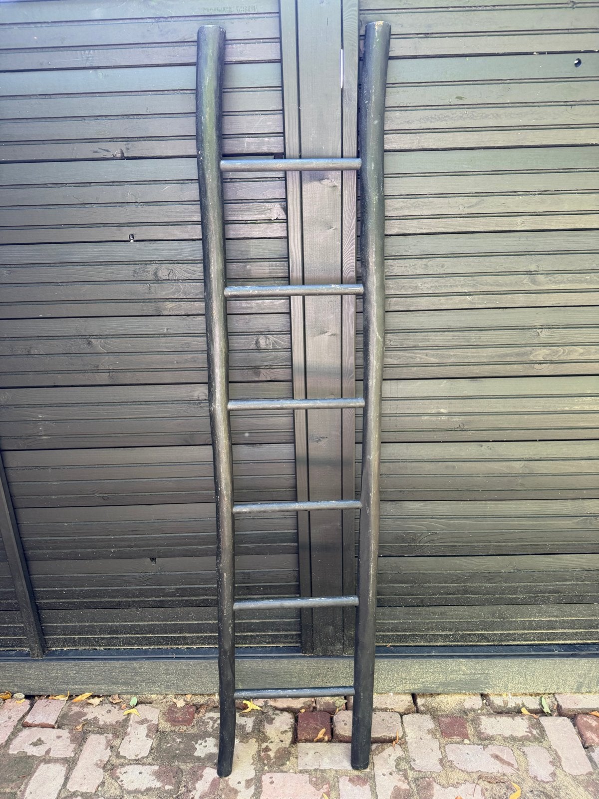Decoratieve houten ladder - Zwart geverfd, Doe-het-zelf en Verbouw, Ophalen, Zo goed als nieuw, Ladder, Minder dan 2 meter