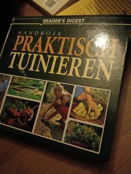 Handboek Praktisch Tuinieren - Reader's Digest, Ophalen of Verzenden, Gelezen, Reader's Digest, Tuinieren en Tuinplanten