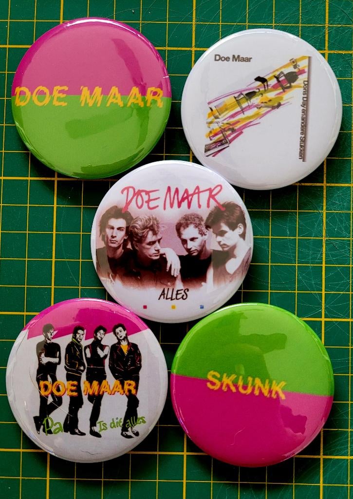Grote Doe Maar buttons, Verzamelen, Muziek, Artiesten en Beroemdheden, Verzenden, Nieuw, Gebruiksvoorwerp