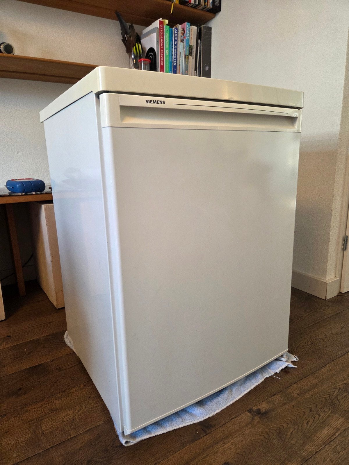 Siemens Koelkast, 150 tot 200 liter, Energieklasse A of zuiniger, 45 tot 60 cm, Ophalen