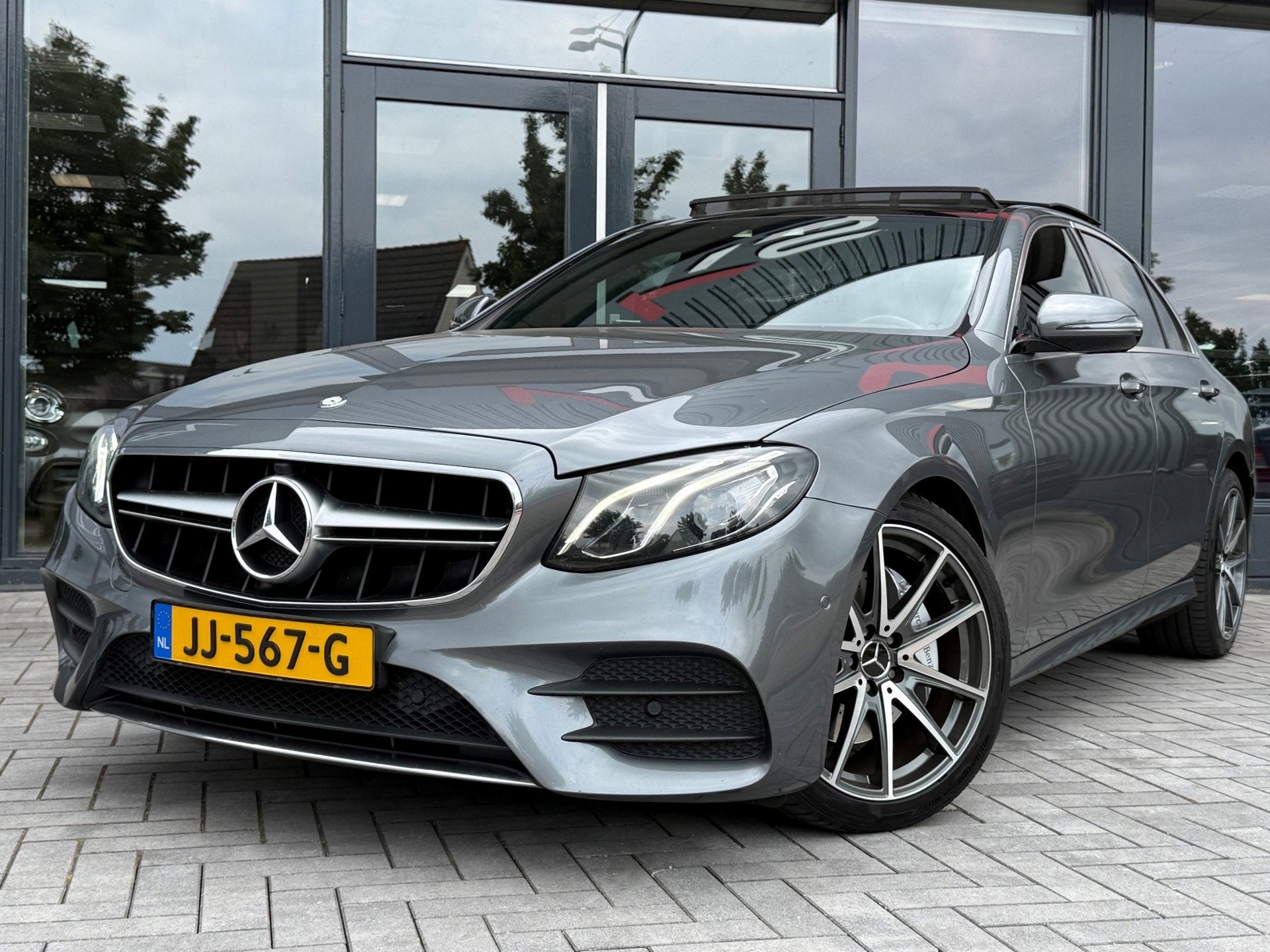 Mercedes-Benz E-klasse 200 AMG Pano Widescreen Ambiente Hud, Automaat, Automatische klimaatregeling, Gebruikt, 4 cilinders