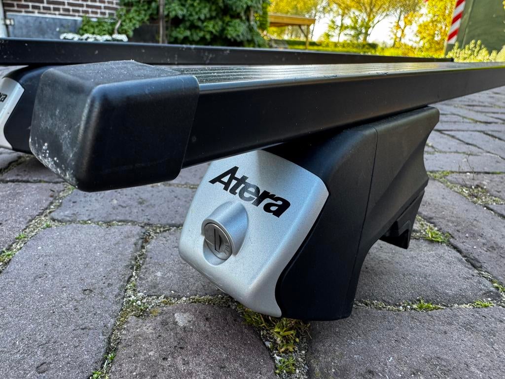 Atera Signo dakdrager voor gesloten dakreling, Ophalen, Zo goed als nieuw