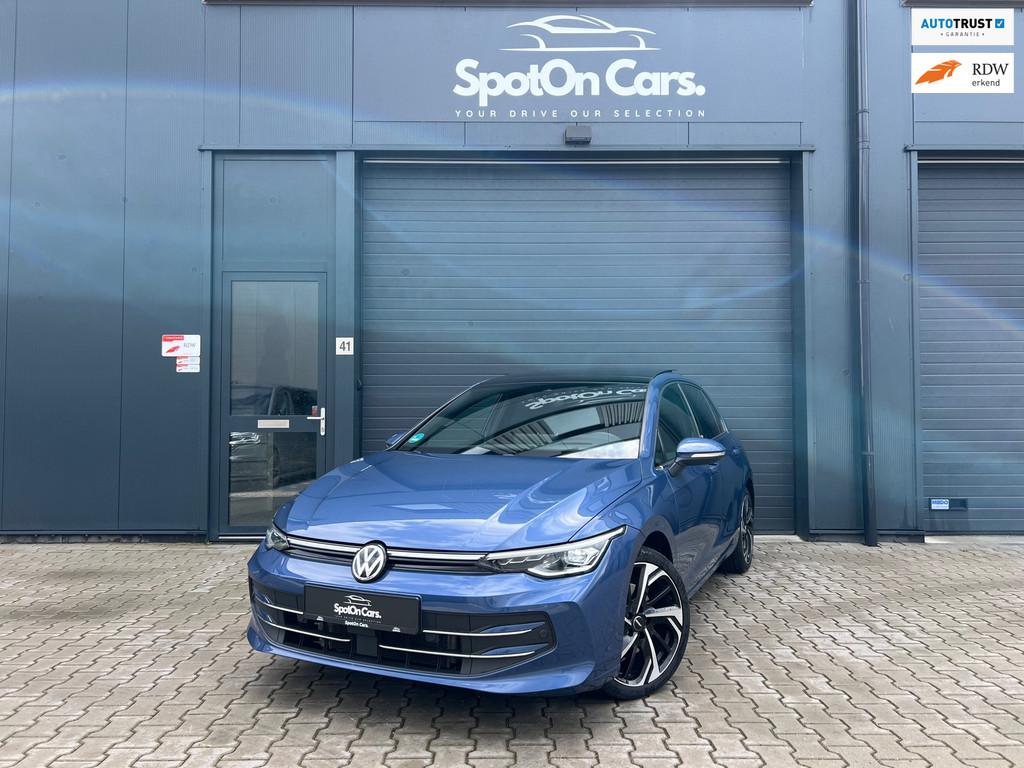 Volkswagen Golf 1.5 eTSI PANO CAMERA HUD KEYLESS 50 jähre E, Stof, 150 pk, Blauw, Origineel Nederlands