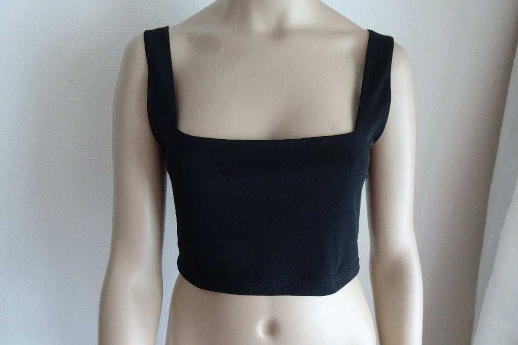 crop top zwart - Zo goed als nieuw maat M, Kleding | Dames, Chiquelle, Zwart, Zo goed als nieuw, Zonder mouw