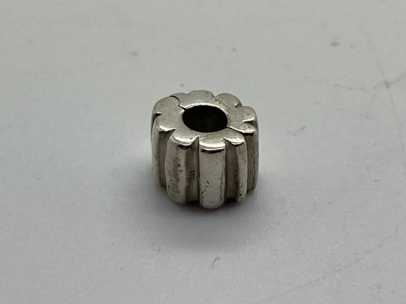 F78 Pandora zilveren stopper bedel ribbels, Sieraden, Tassen en Uiterlijk, Bedels, Pandora, Ophalen of Verzenden, X, Zilver