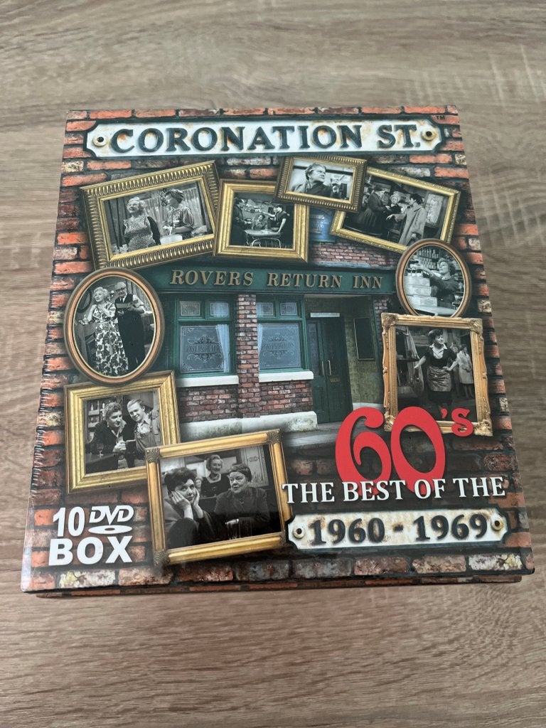 Dvd's Coronation Street - The best of 1960 - 1969 - NIEUW, Vanaf 6 jaar, Ophalen of Verzenden, Nieuw in verpakking, Drama