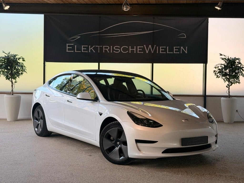 Tesla Model 3 / 2021 LFP WARMTEPOMP FACELIFT 1e EIG 88% SoH, Auto's, Automaat, 238 pk, Achterwielaandrijving, Zwart