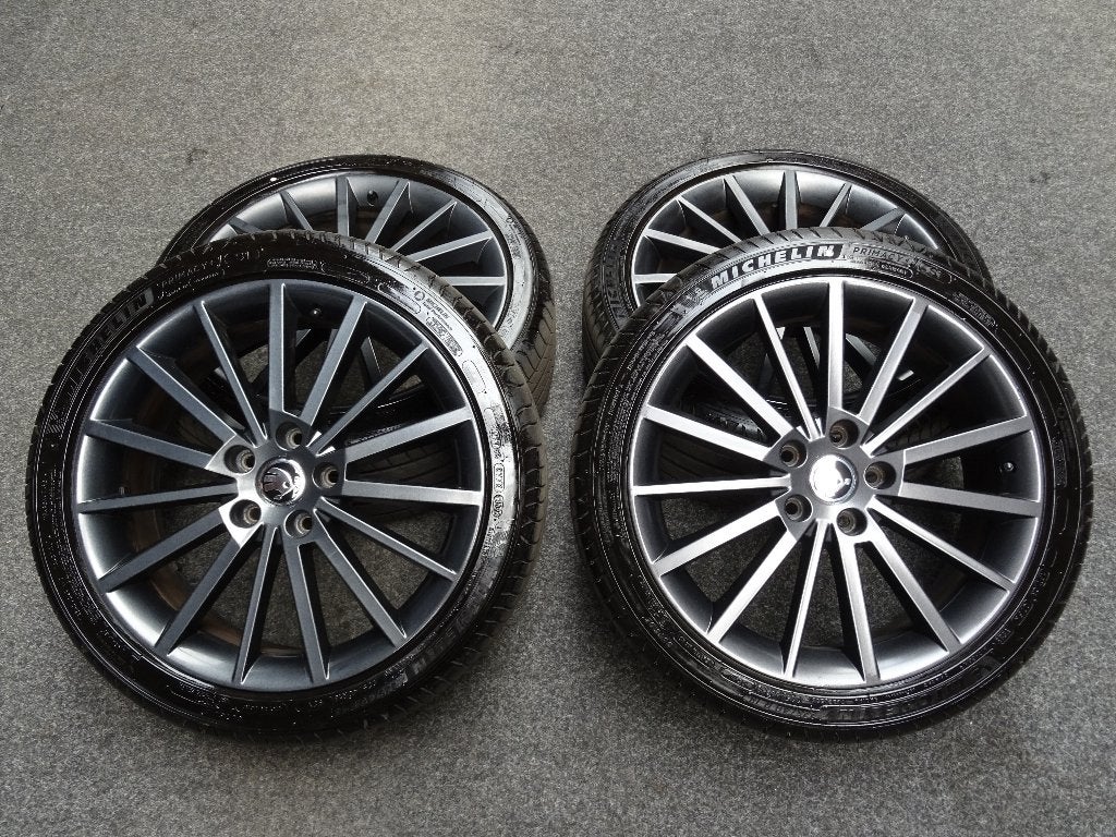 Skoda Octavia RS Golf 6 7 Leon 18 inch ORIGINEEL Michelin, Ophalen, 18 inch, Gebruikt, Banden en Velgen