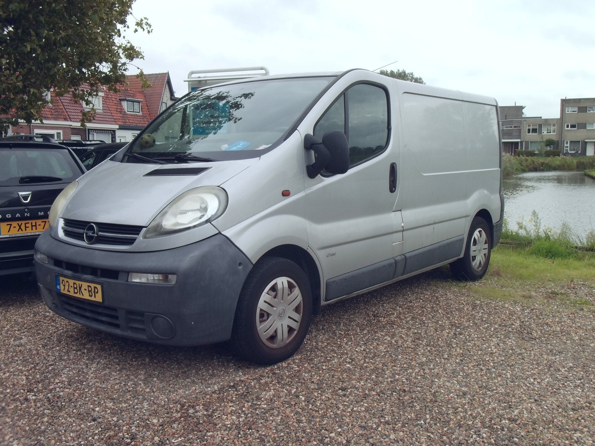 Opel Vivaro 2.5 DTI L1H1 - Versnellingsbak defect - Motor 10, Auto's, Voorwielaandrijving, 135 pk, Gebruikt, 4 cilinders