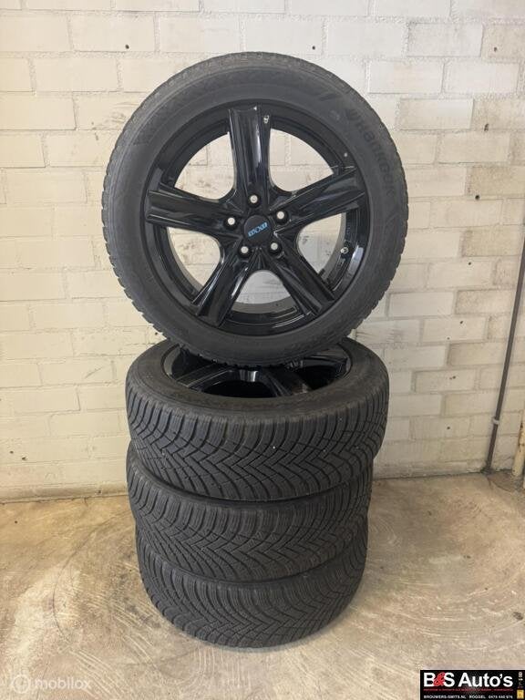 Winterset Lm+Hangkook winterbanden Suzuki Vitara ('18->), Ophalen, Banden en Velgen, 17 inch
