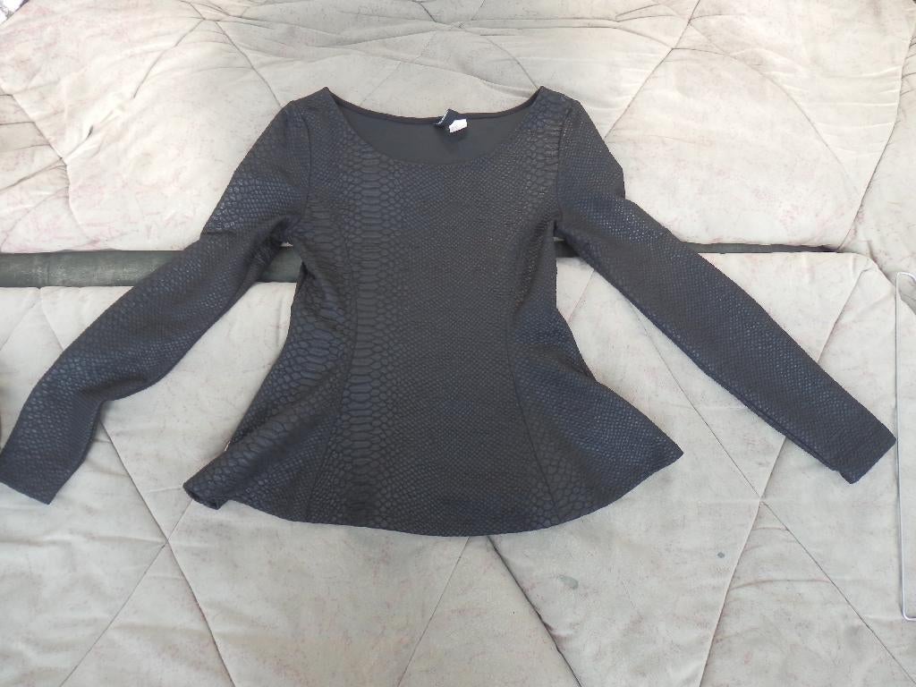 zwarte top met lange mouwen maat 36, Kleding | Dames, Tops, Divided, Zwart, Ophalen of Verzenden, Zo goed als nieuw
