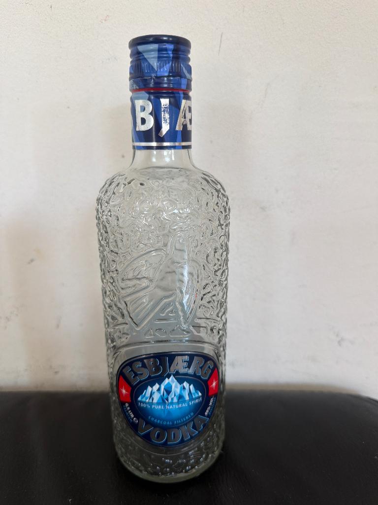 Lege fles Esbjaerg Vodka 50 cl., Ophalen of Verzenden, Zo goed als nieuw, Verpakking