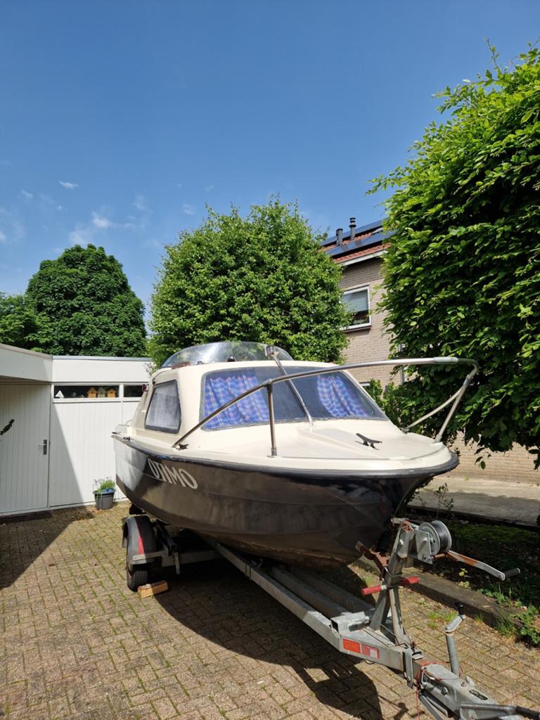 Kajuitboot met Yamaha 9.9 PK buitenboordmotor en trailer, Overige merken, Gebruikt, Kajuitboot, Buitenboordmotor