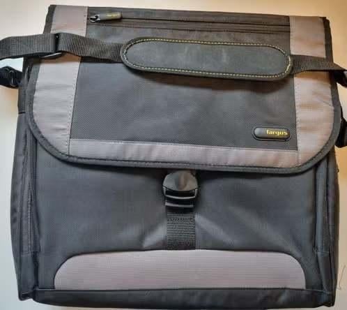 Targus Laptoptas, Gevoerd laptopvak, 17 inch of meer, Nieuw, Ophalen of Verzenden