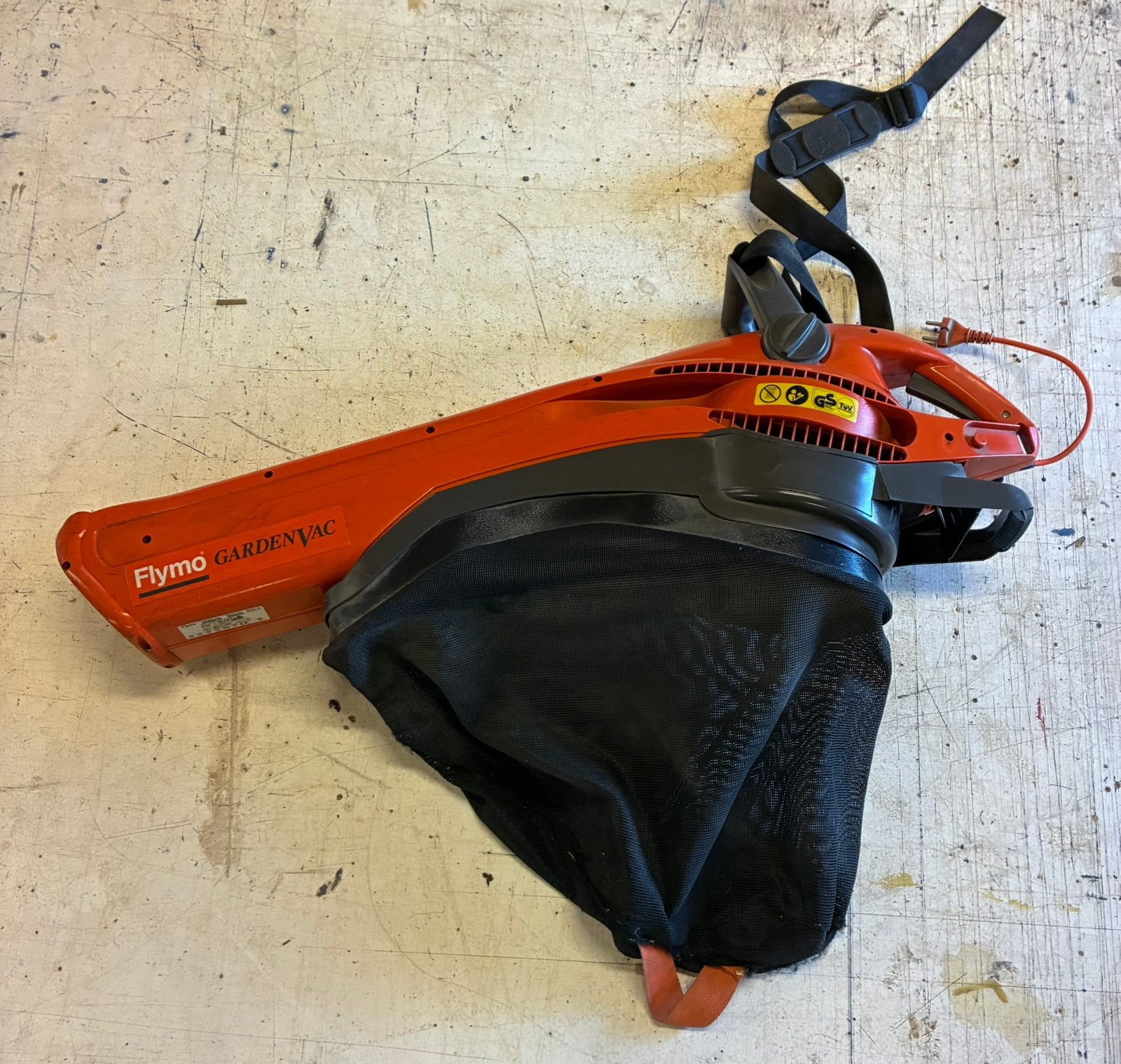 Flymo blad blazer/zuiger €25,-, Tuin en Terras, Bladblazers, Ophalen, Gebruikt, Met opvangzak, Handgedragen