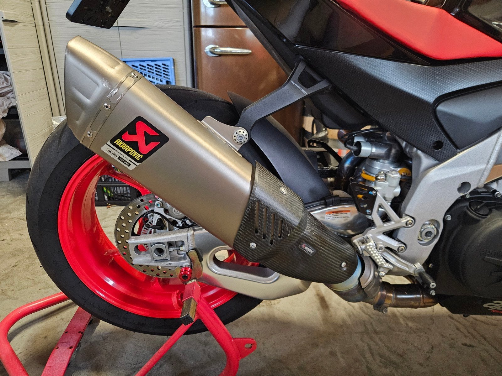 Akrapovic Euro 5 Titanium Uitlaat Aprilia Tuono V4 1100, Ophalen, Gebruikt